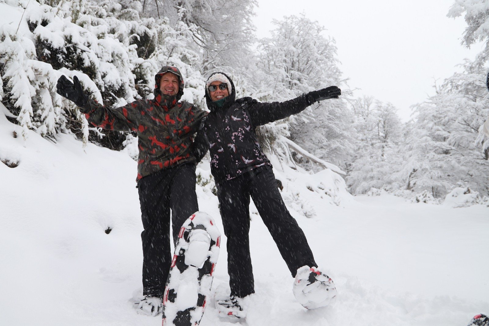 Pasajeros disfrutando la nieve - Roca Negra Bariloche